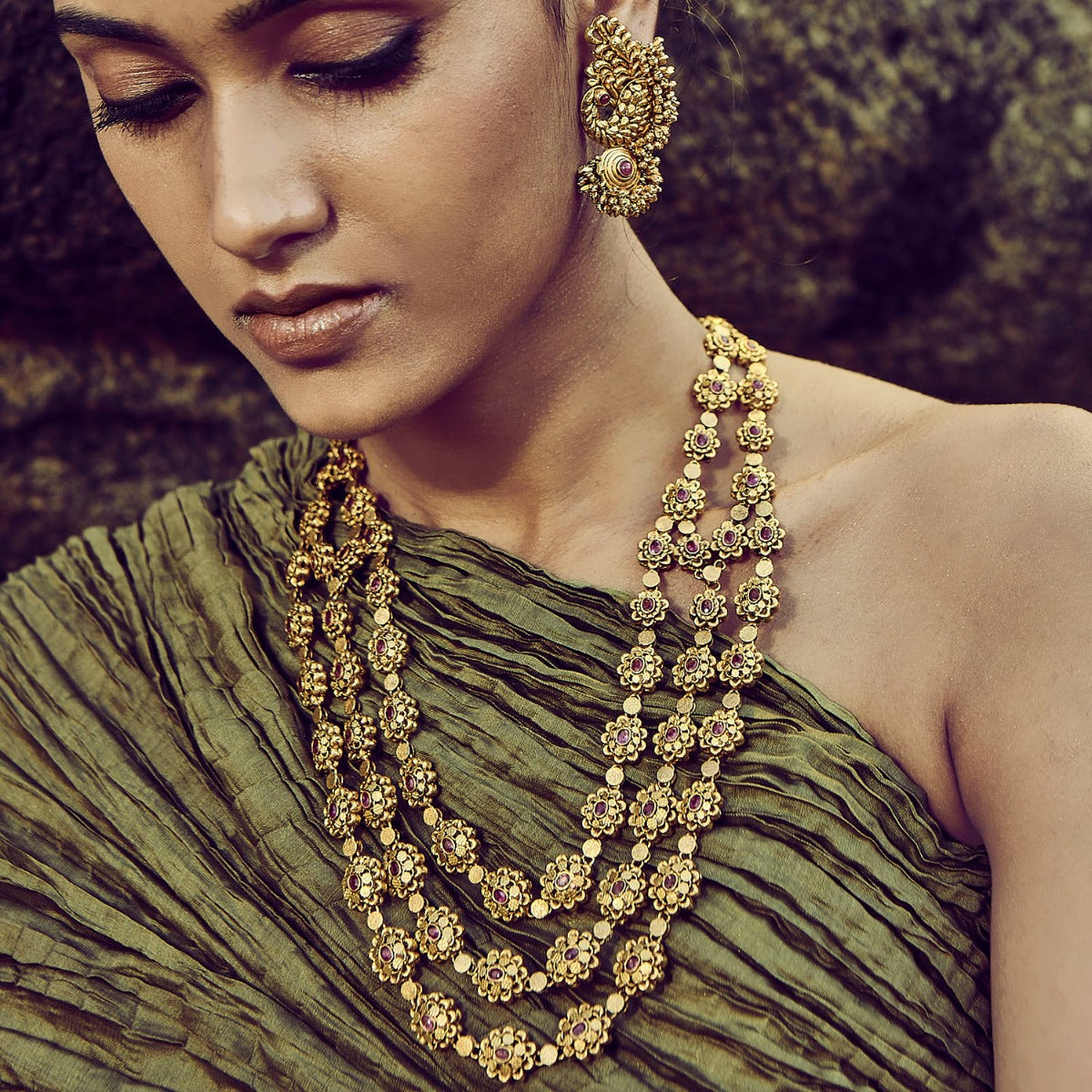 Cute Flower Buds Gold Necklace