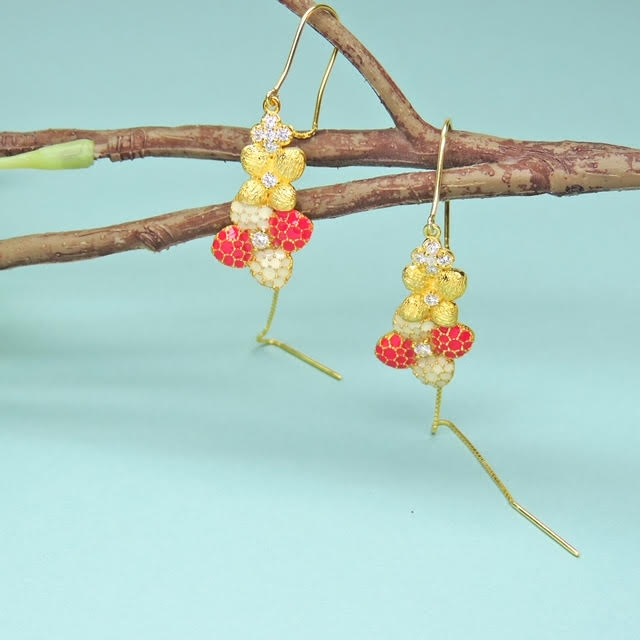 Rihanna Enamel Sui Dhaga Earrings