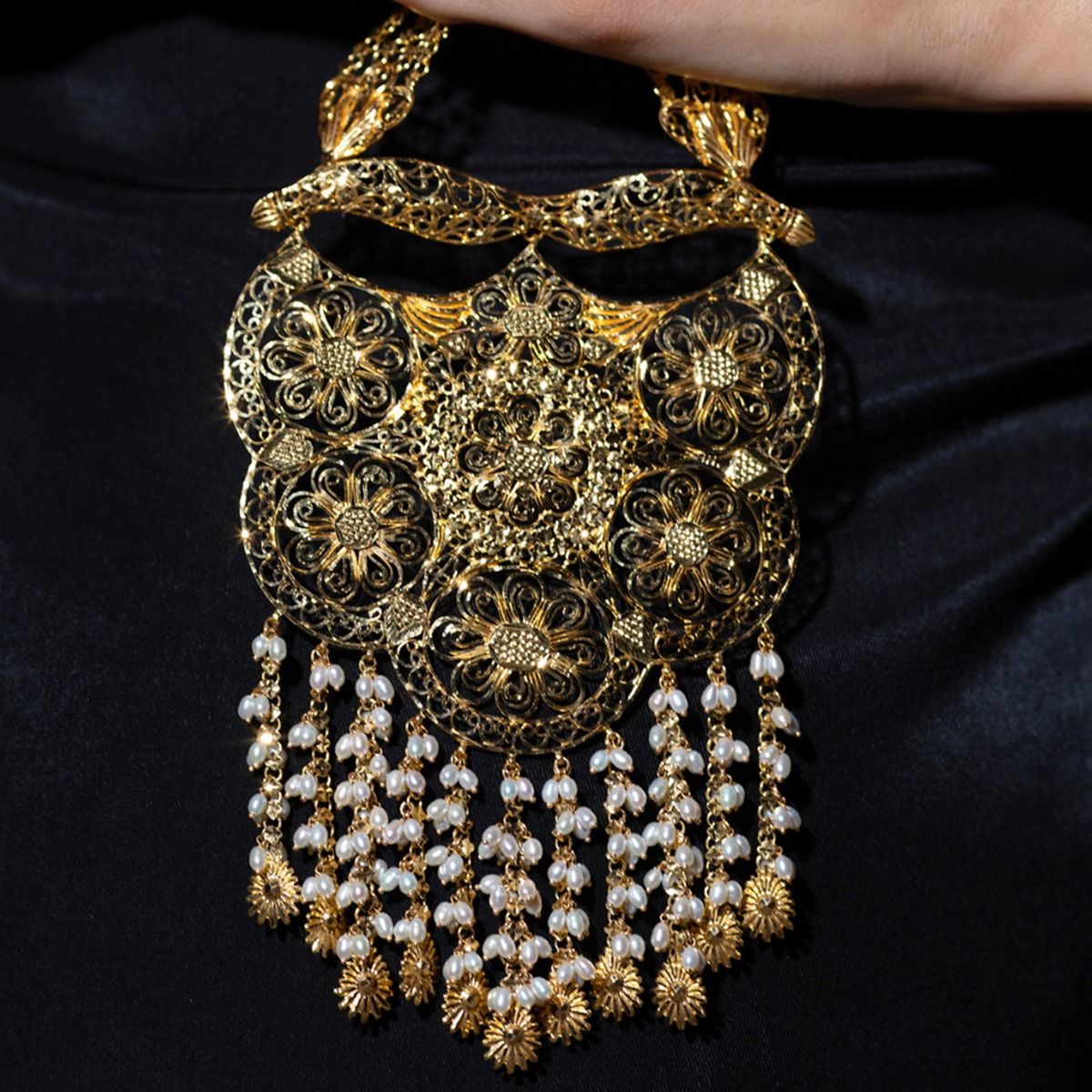 Flowery Flare Gold Necklace Set