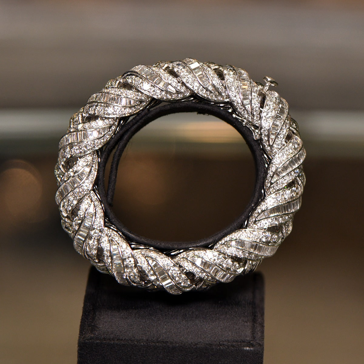 Knotted Boat Chunky Diamond Bangle