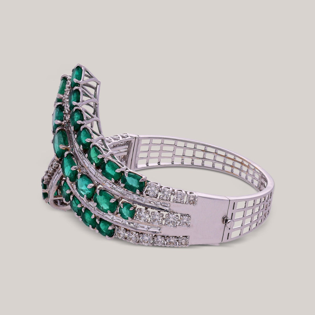 Panther Emerald Diamond Bangle