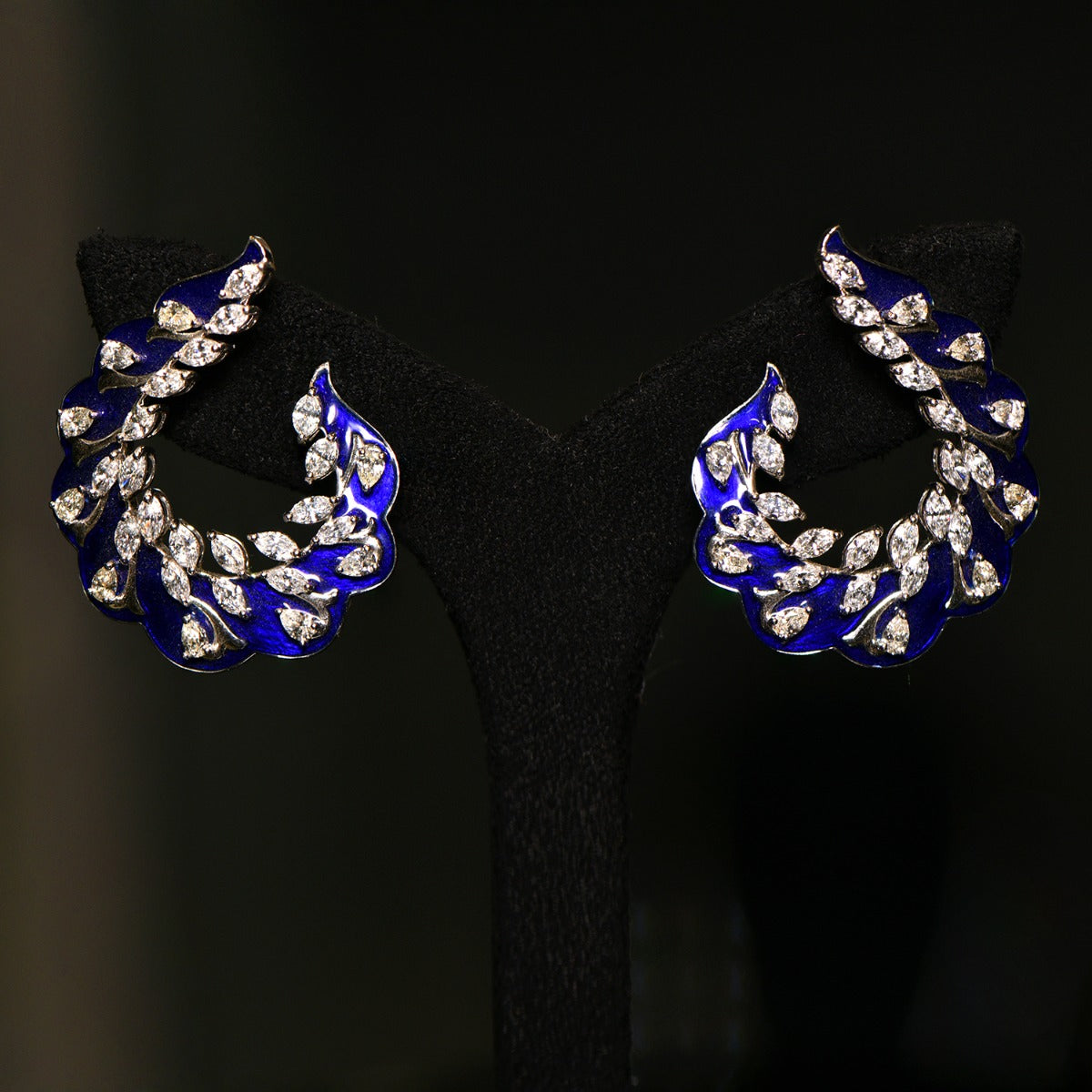 Blue Highlighted Shankh Diamond Earrings