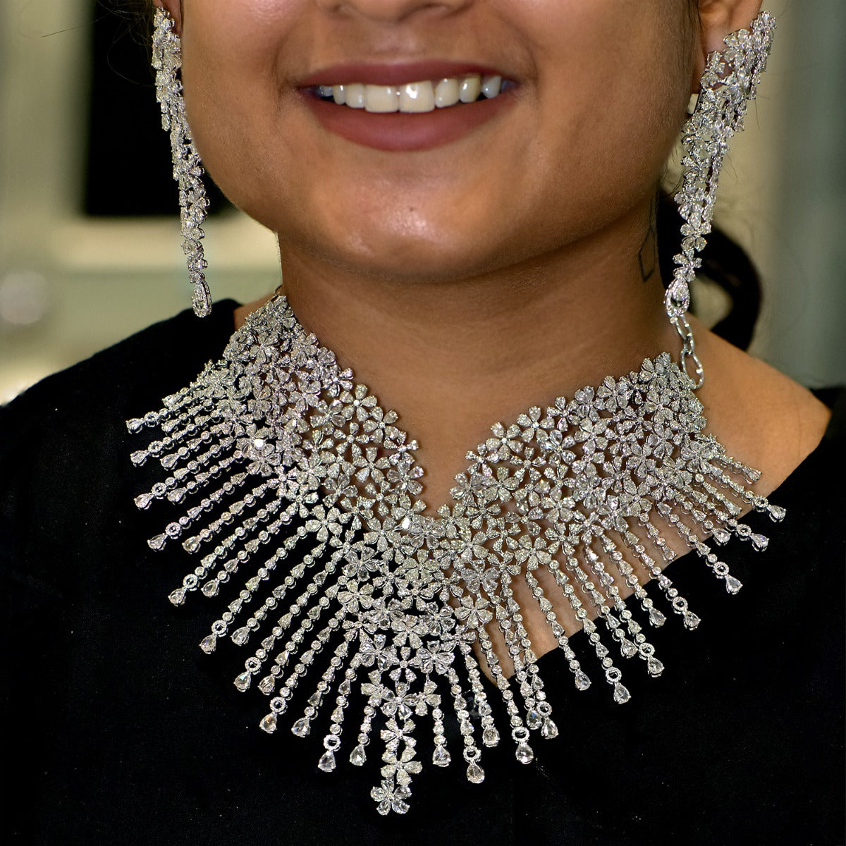 V Flora Diamond Necklace Set