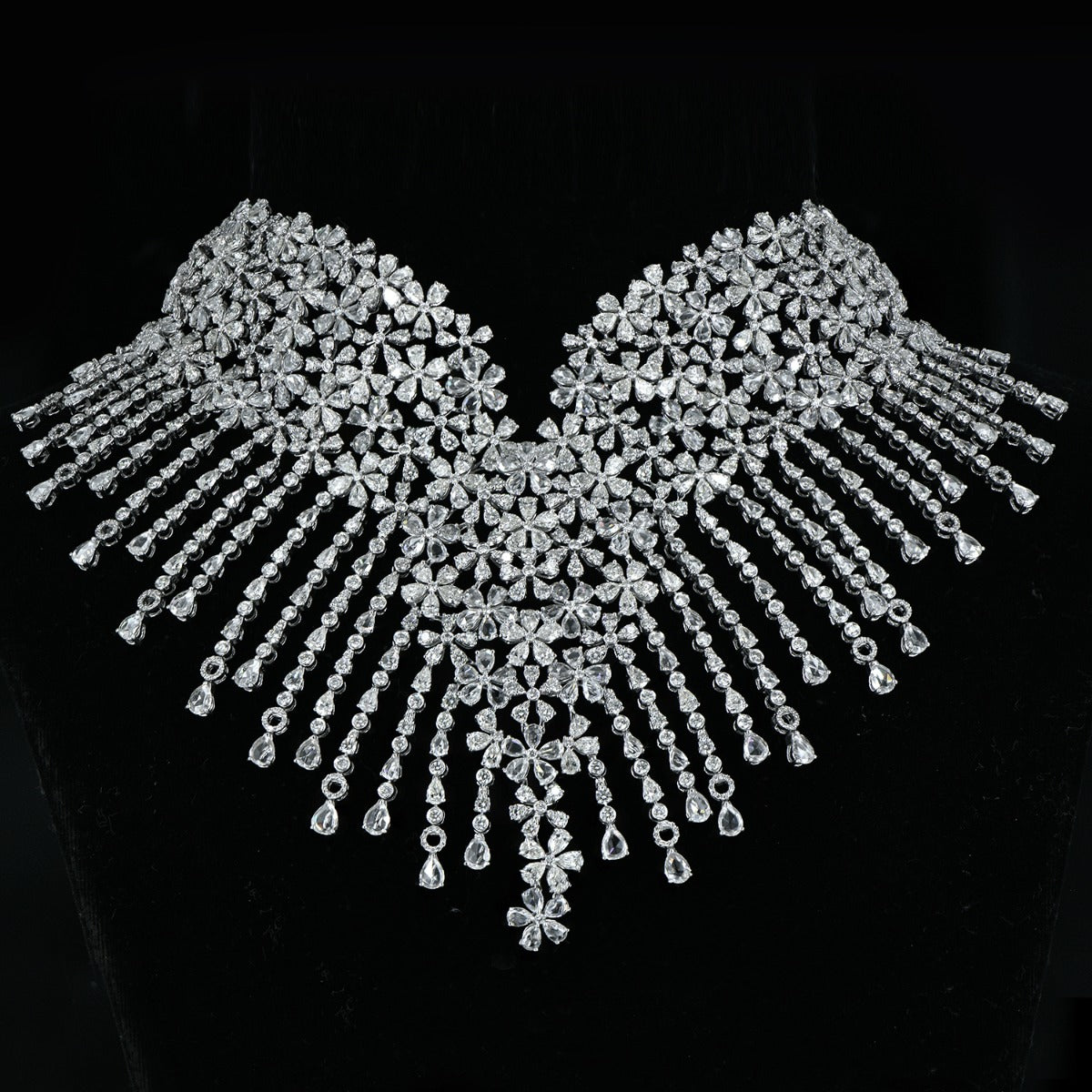 V Flora Diamond Necklace