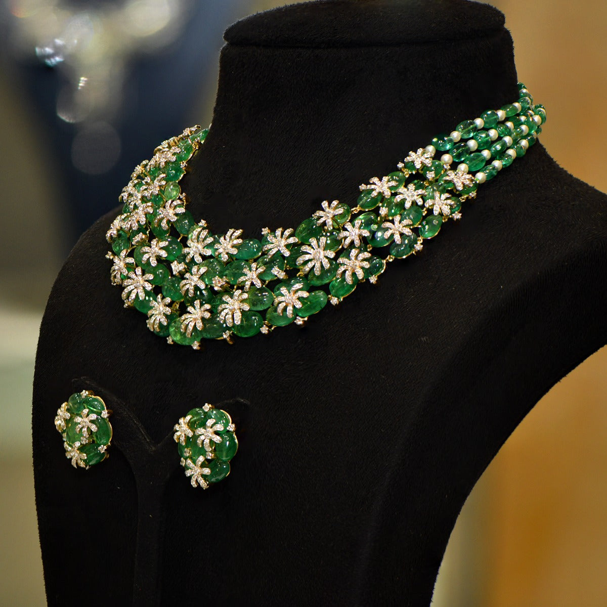 Green Grass White Lilies Diamond Necklace Set