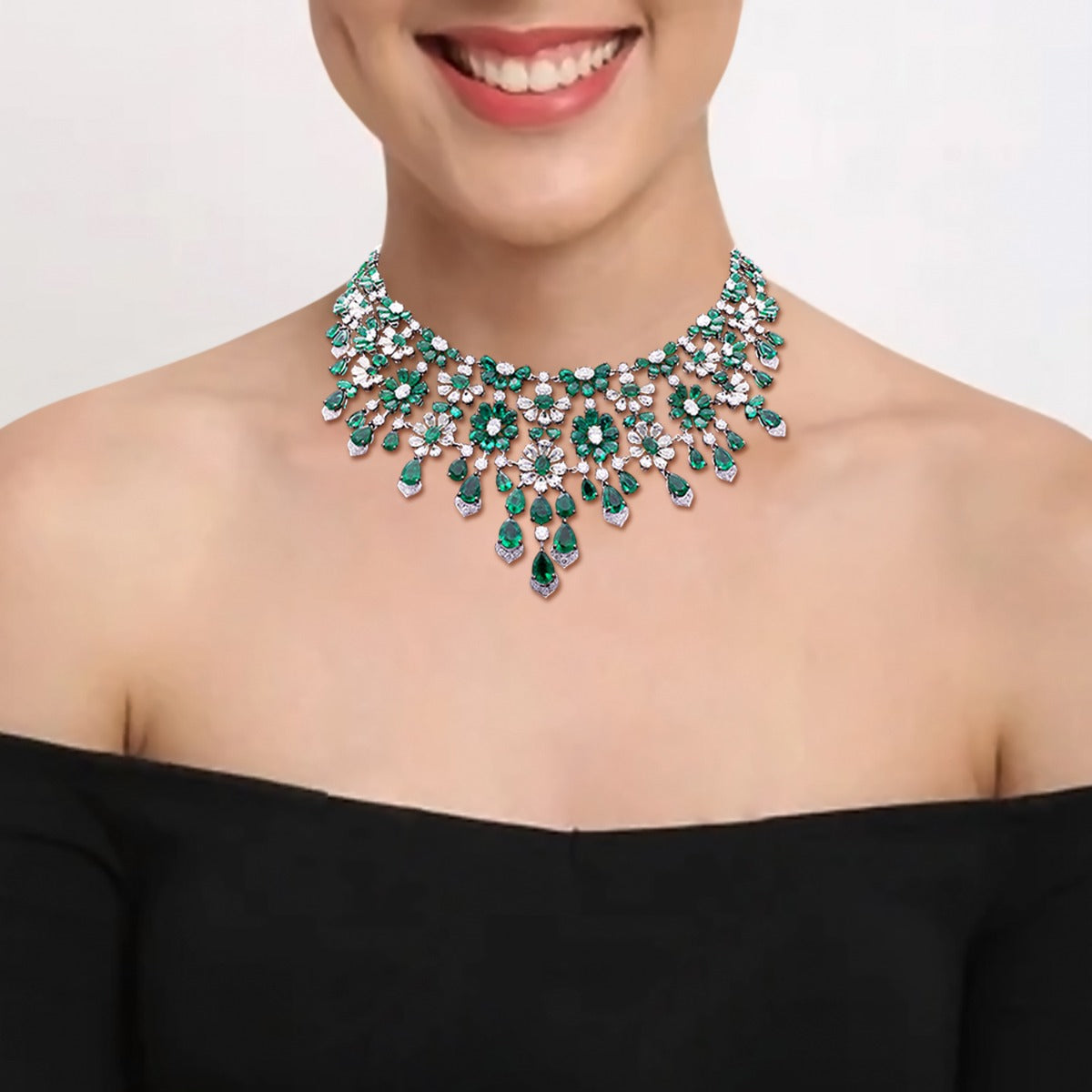 Captivating Luxe Emerald Diamond Necklace