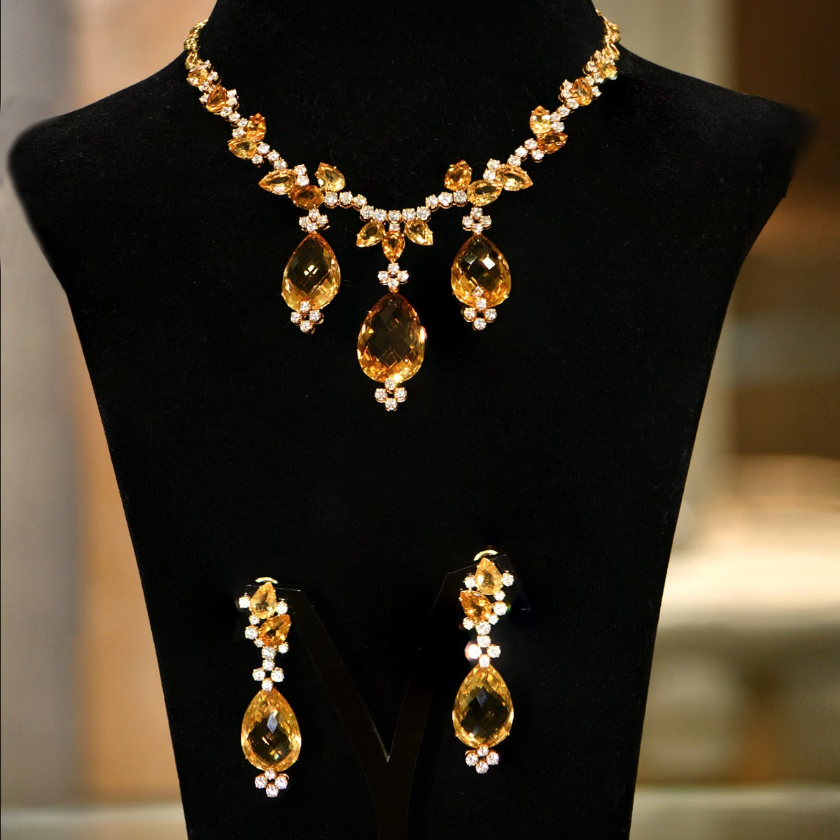 Yellow Chandelier Diamond Necklace Set