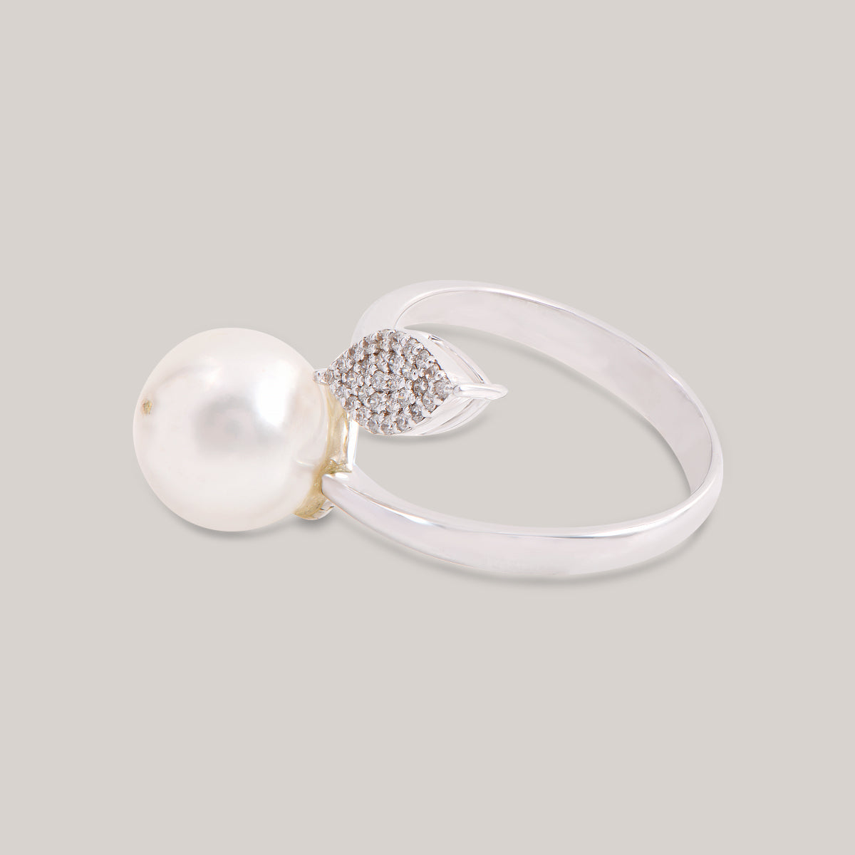 Pearl Petal Diamond Ring