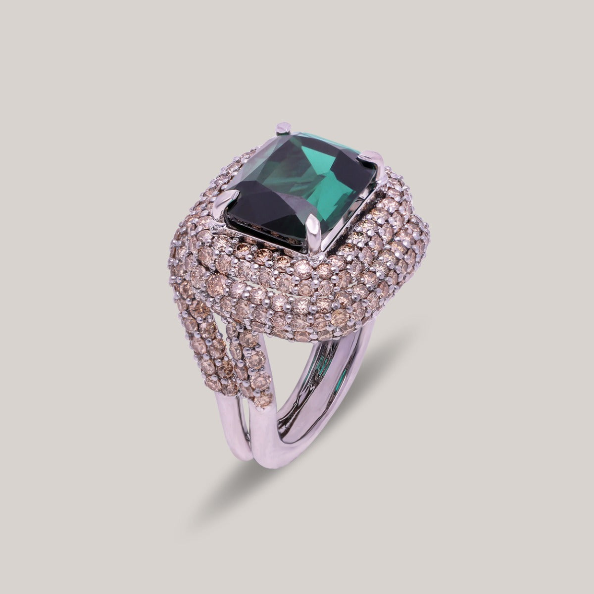 Lyka Emerald Diamond Ring