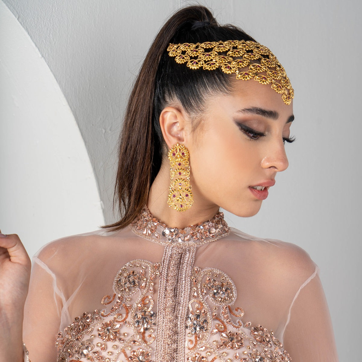 Floret In Loop Gold Earrings