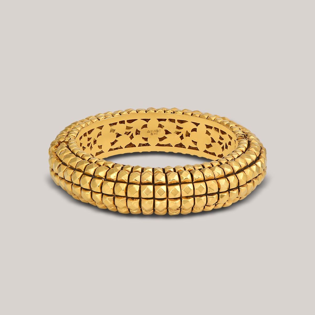 22k Gold Bangle