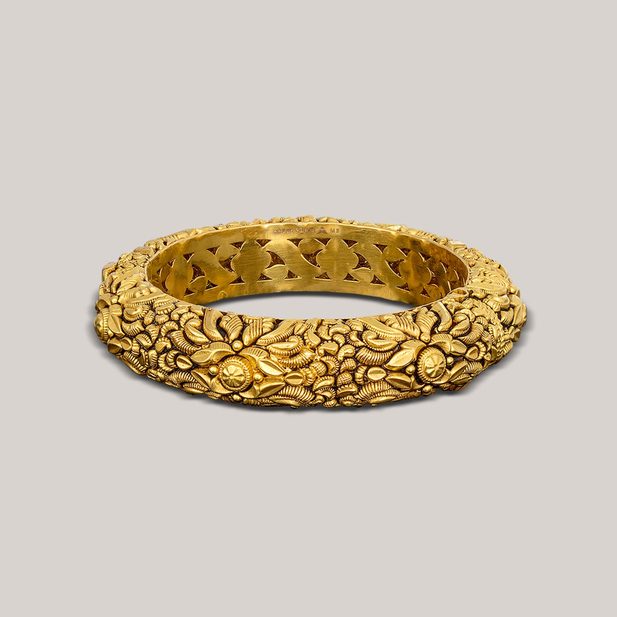 Deleria Gold Bangle