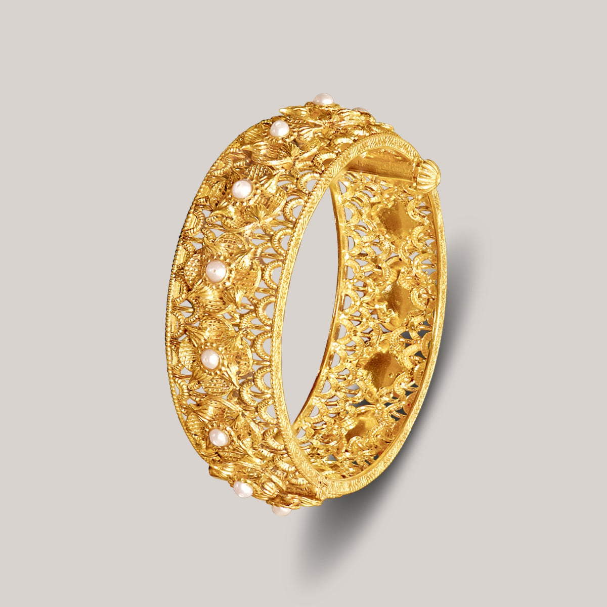 Sharp Leaf Bouquet Gold Bangle