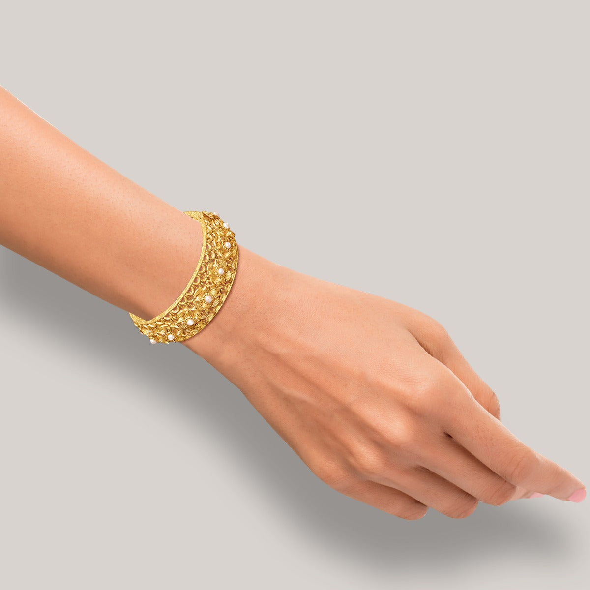 Sharp Leaf Bouquet Gold Bangle