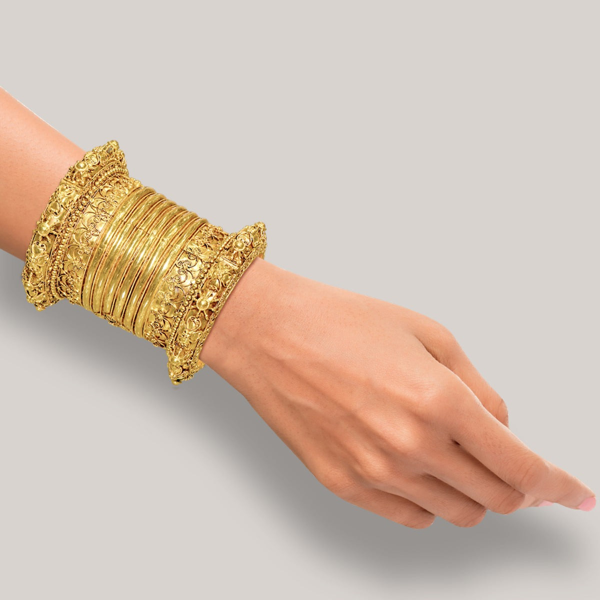Intricate Ringed Long Gold Kadaa