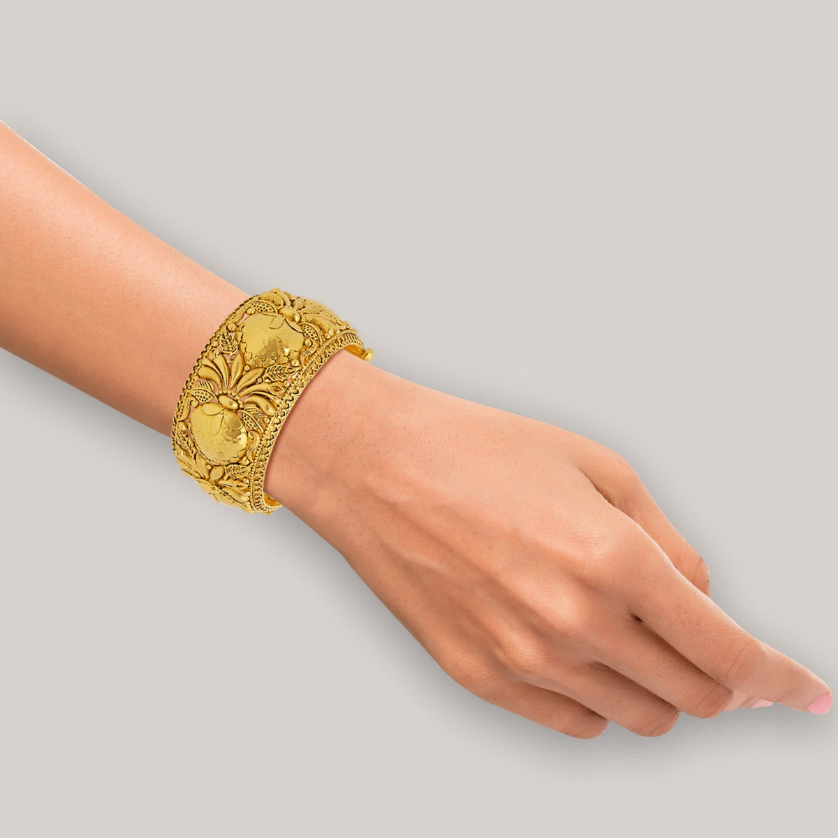 Laasya Kada Gold Bangle Set