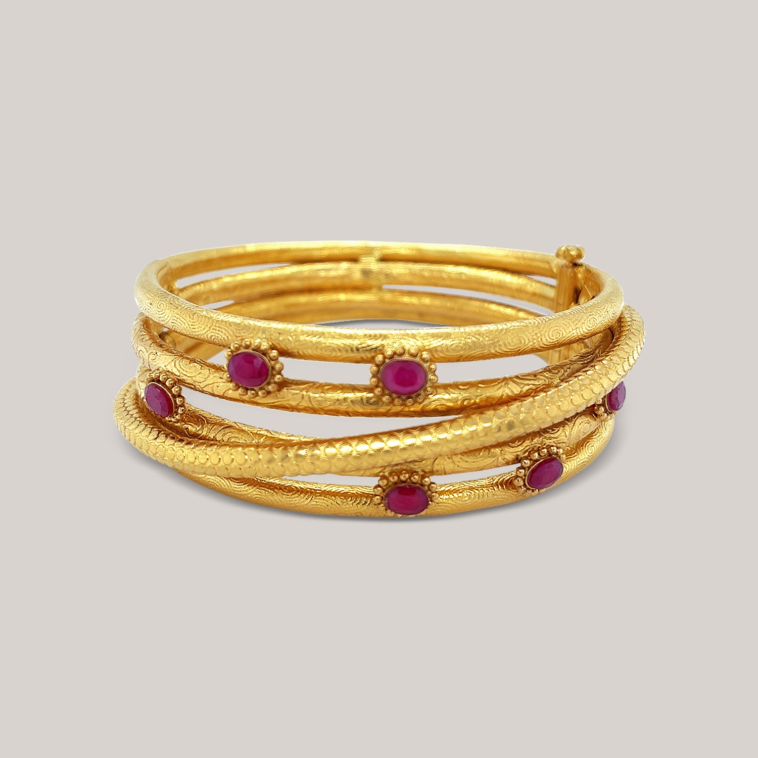 Nefret Gold Bangle