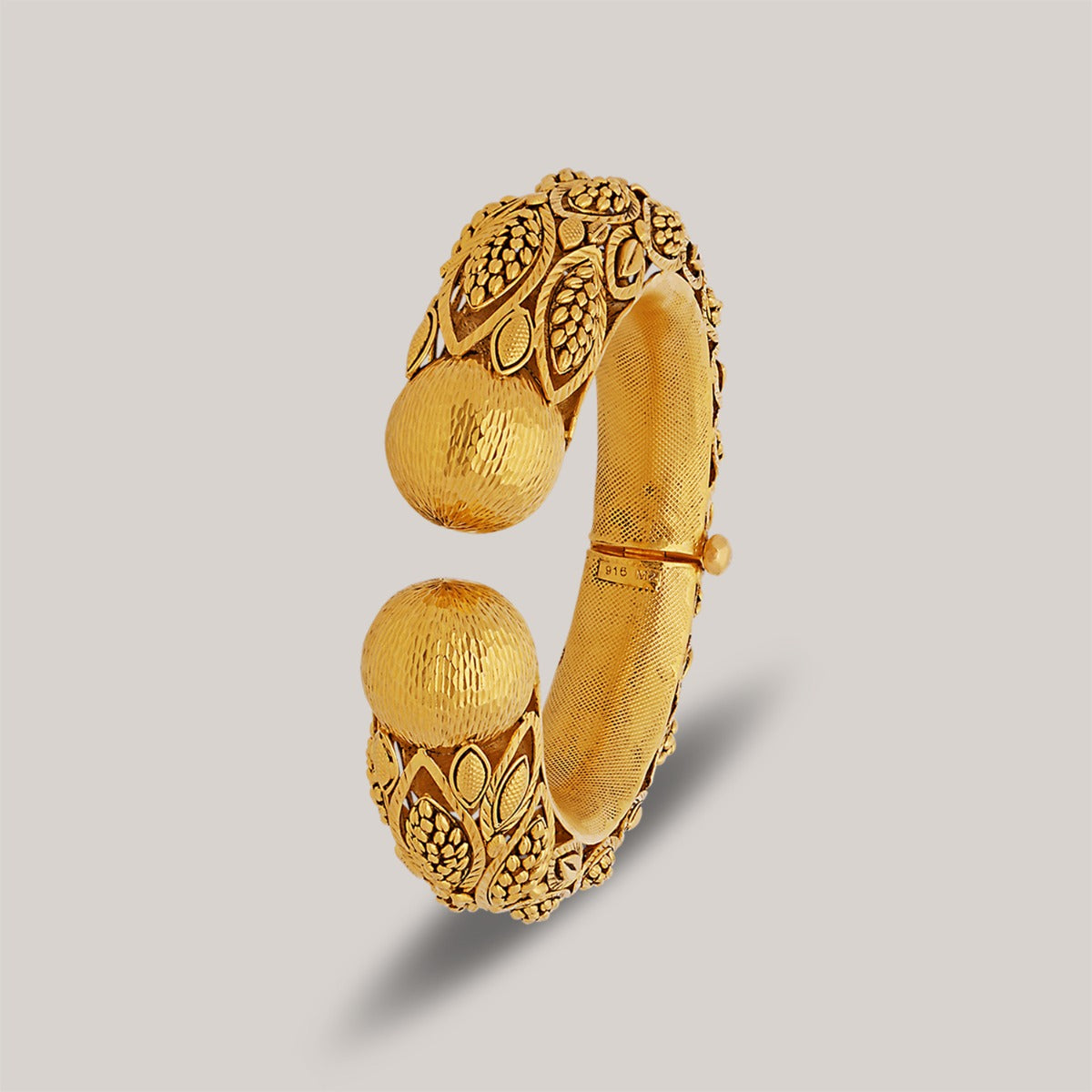 Richana Gold Bangle