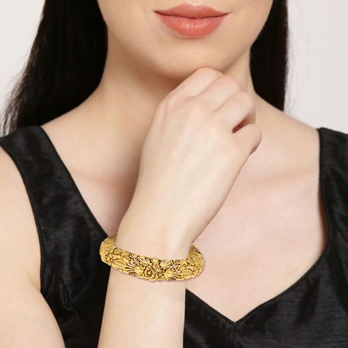 Lilah Gold Bangle