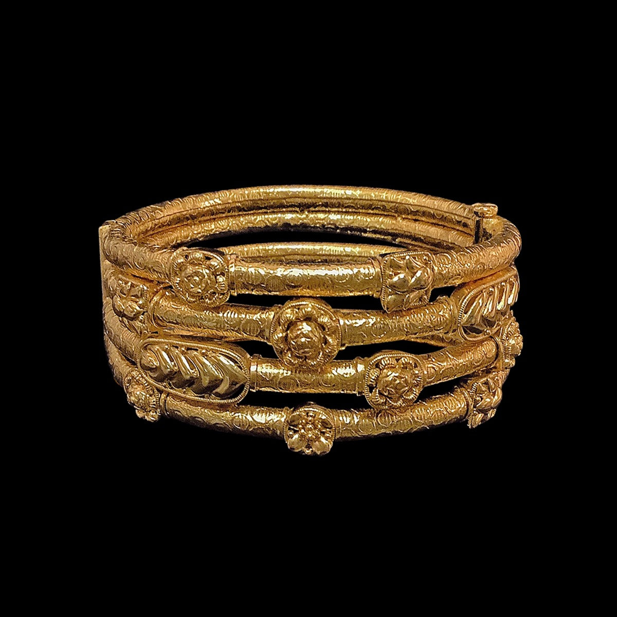 Intertwined Traditional Gold Bangle