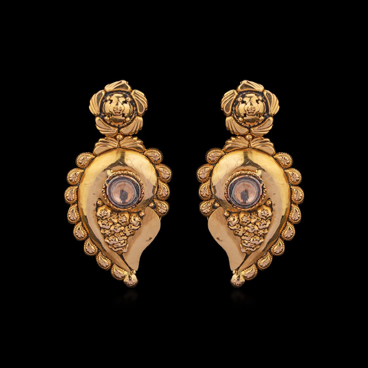Glorious Kundan Gold Earrings