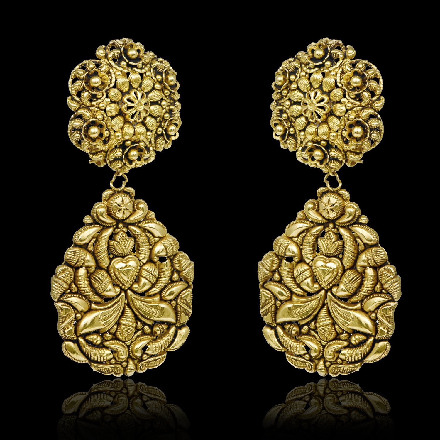 Ratna Gold Earrings