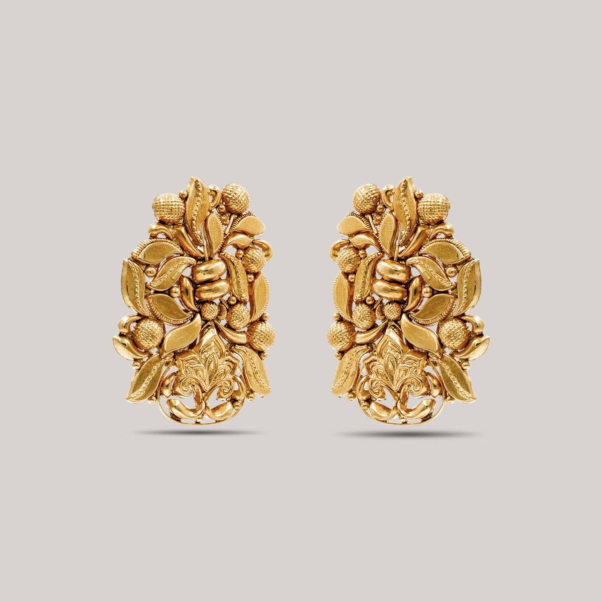 Pretty Leaf Gold Earrings