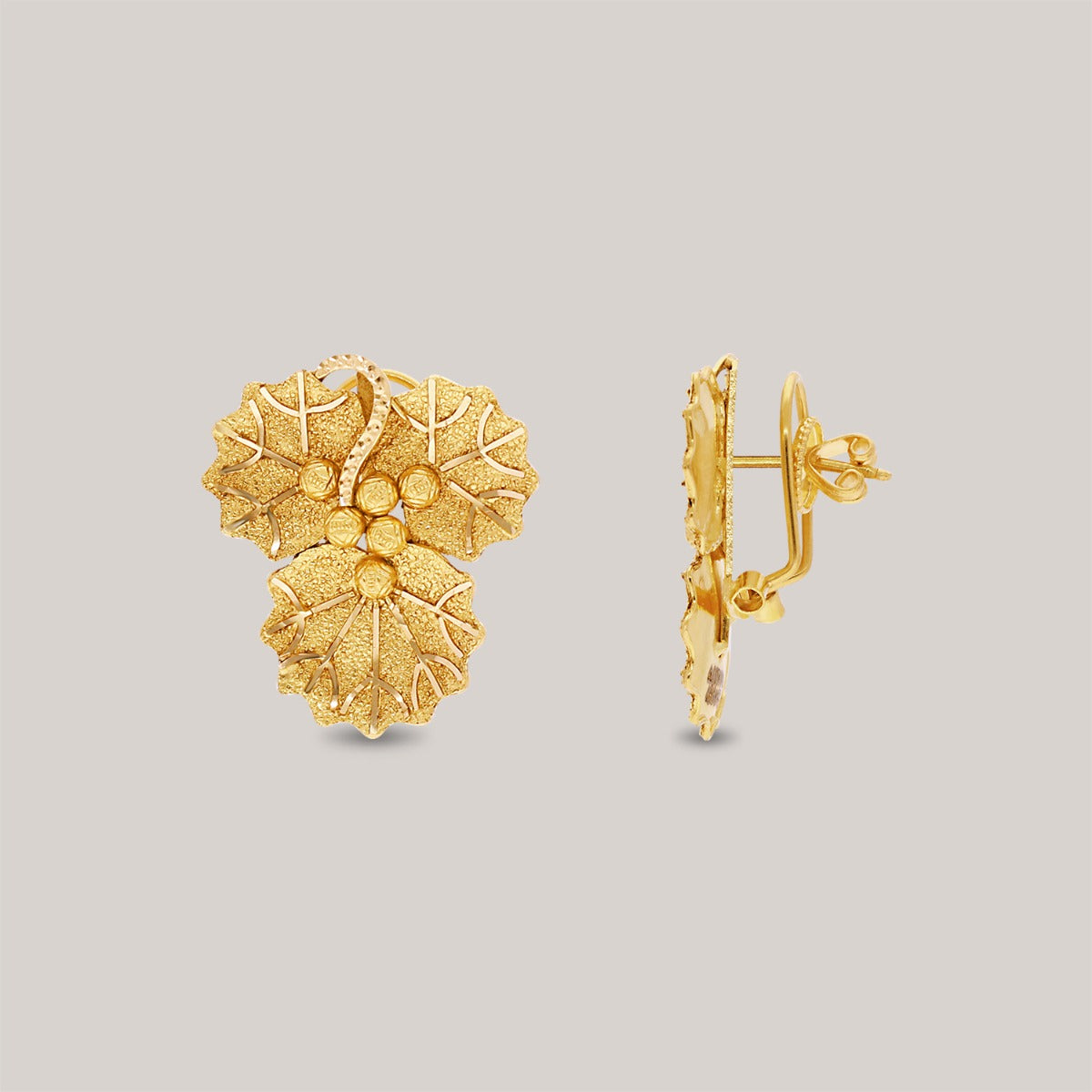 Anoushka Gold Necklace Set