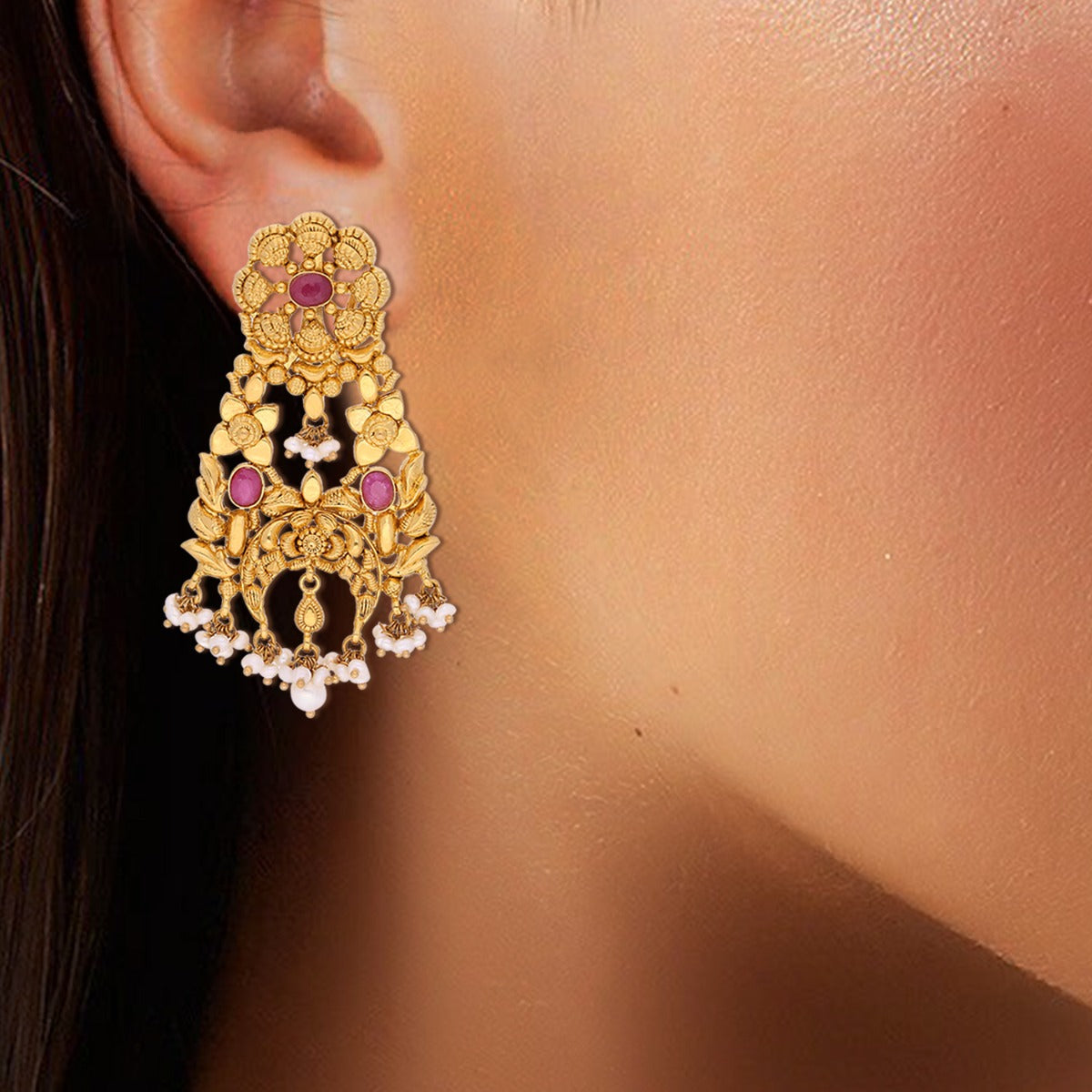 Reyah Gold Earrings