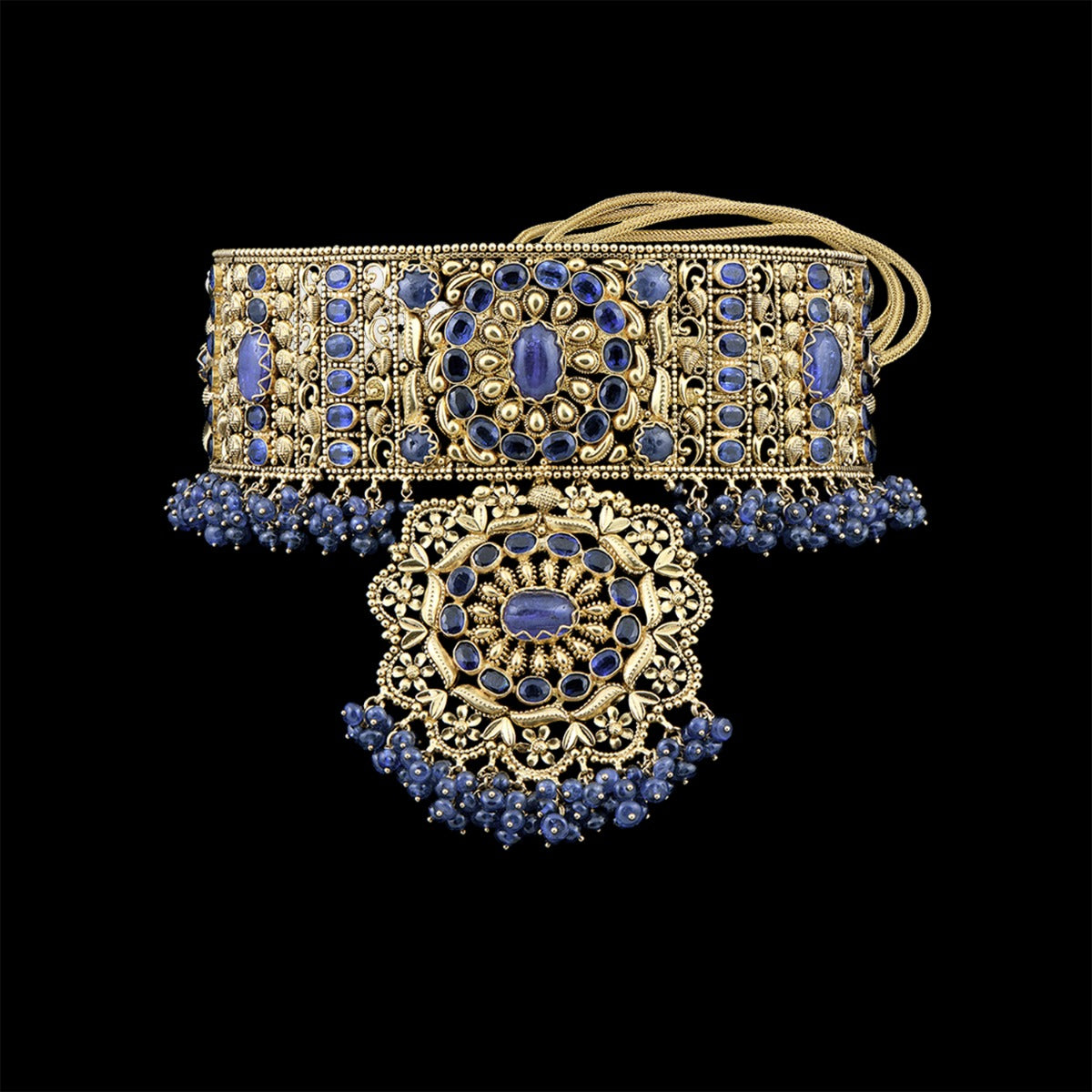 Medallion Gold Choker
