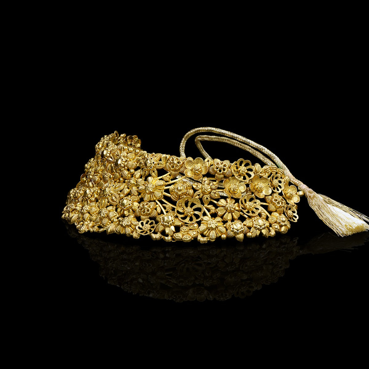 Traditional Temple Carving Gold Choker