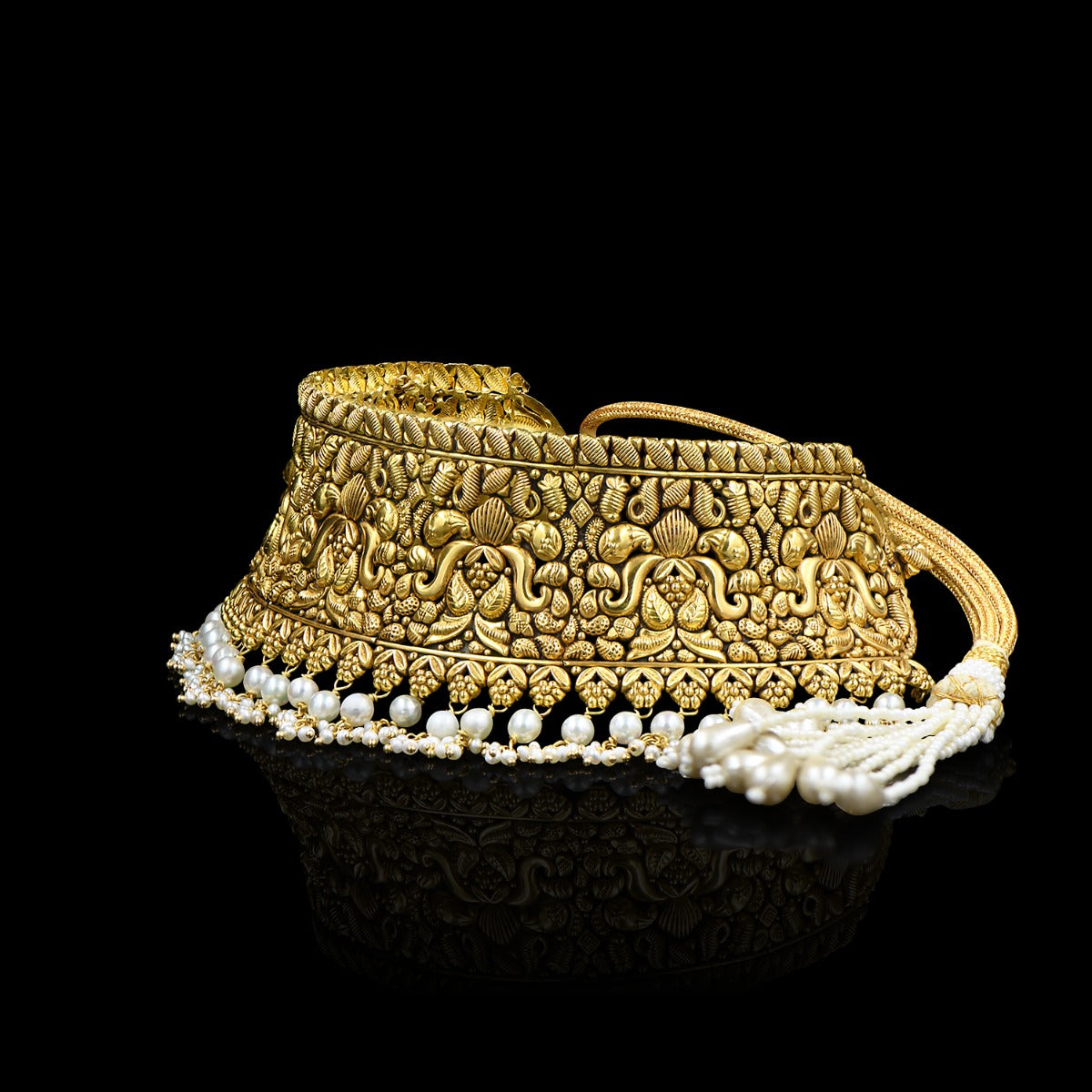 Vintage Motif Gold Choker