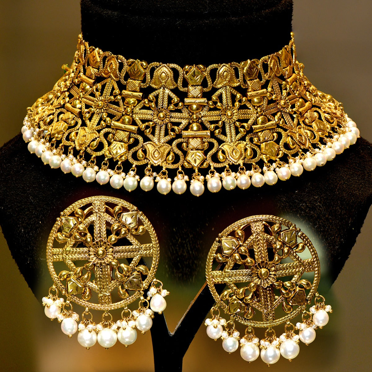 Geometrical Pattern Gold Choker Set