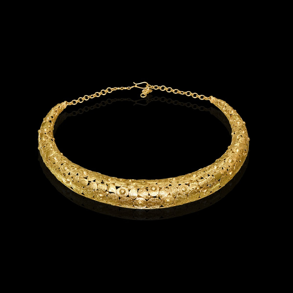 Clenched Abstract Gold Necklace Set