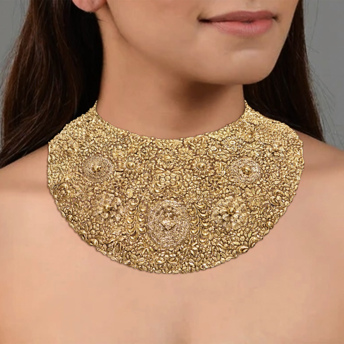 Intricately Etched Broad Gold Necklace Set