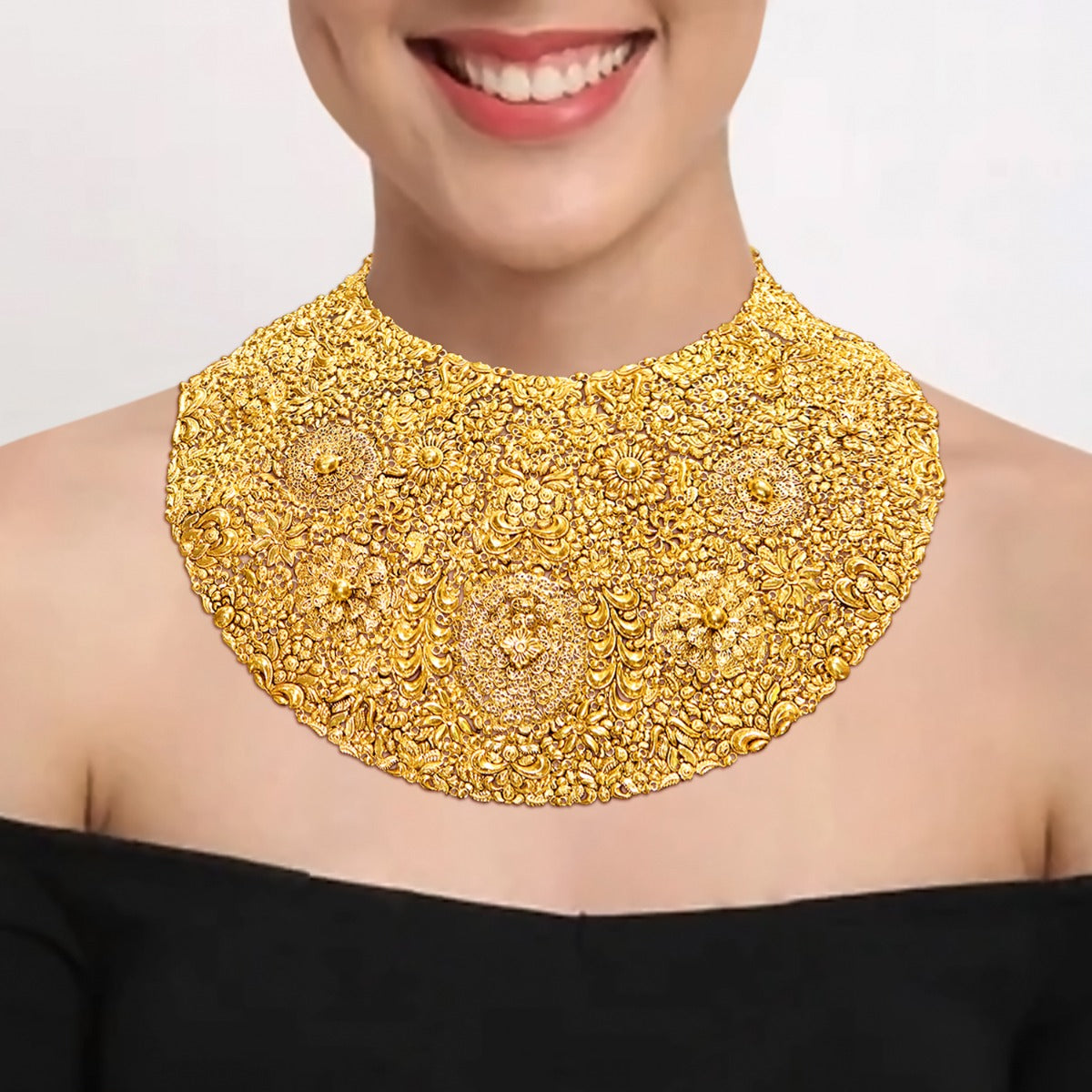 Intricately Etched Broad Gold Necklace Set