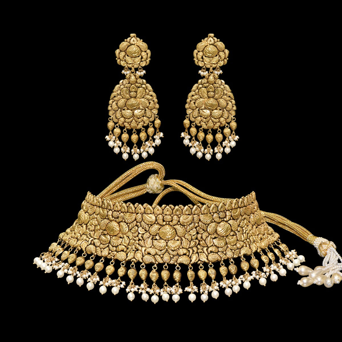 Tiny Conch Pearls Gold Choker Set
