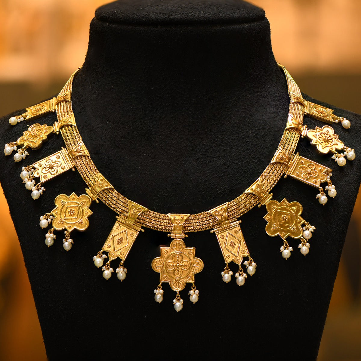 Pretty Floral Gold Necklace