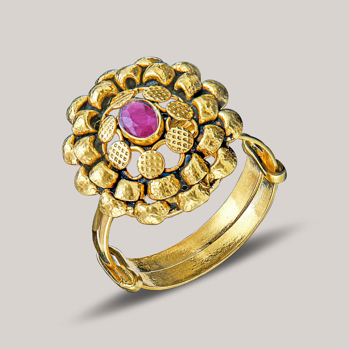 Red-Eyed Gold Ring