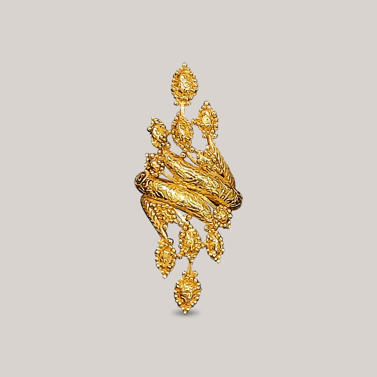Glinting Leaves Gold Ring
