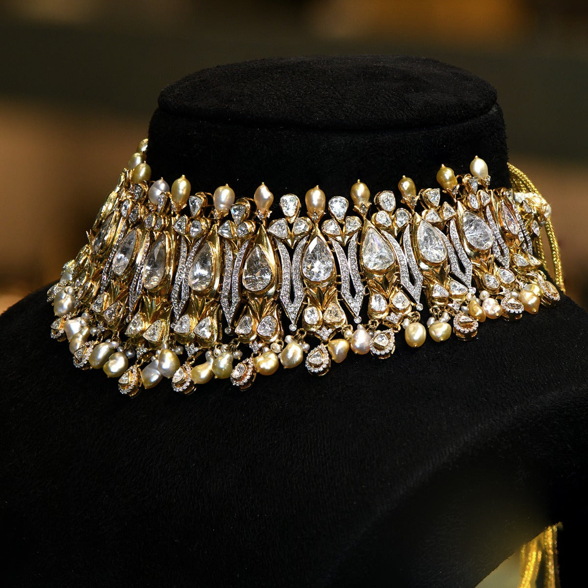 Queen's Dignity Polki Necklace Set