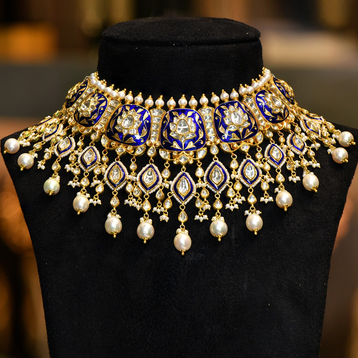 Queen's Pride Polki Necklace Set