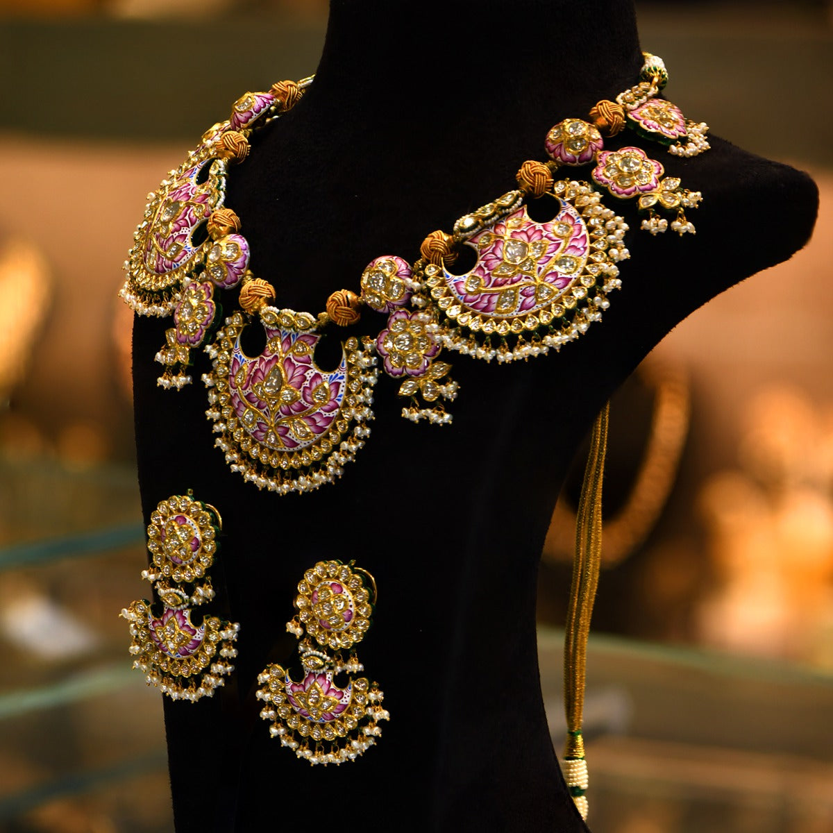 Gorgeous Paisley Polki Necklace Set