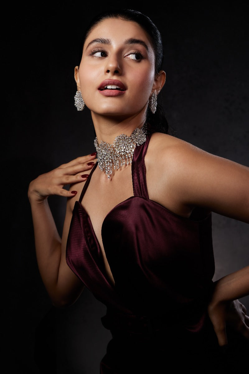 Diva’s Regal Solitaire Diamond Necklace