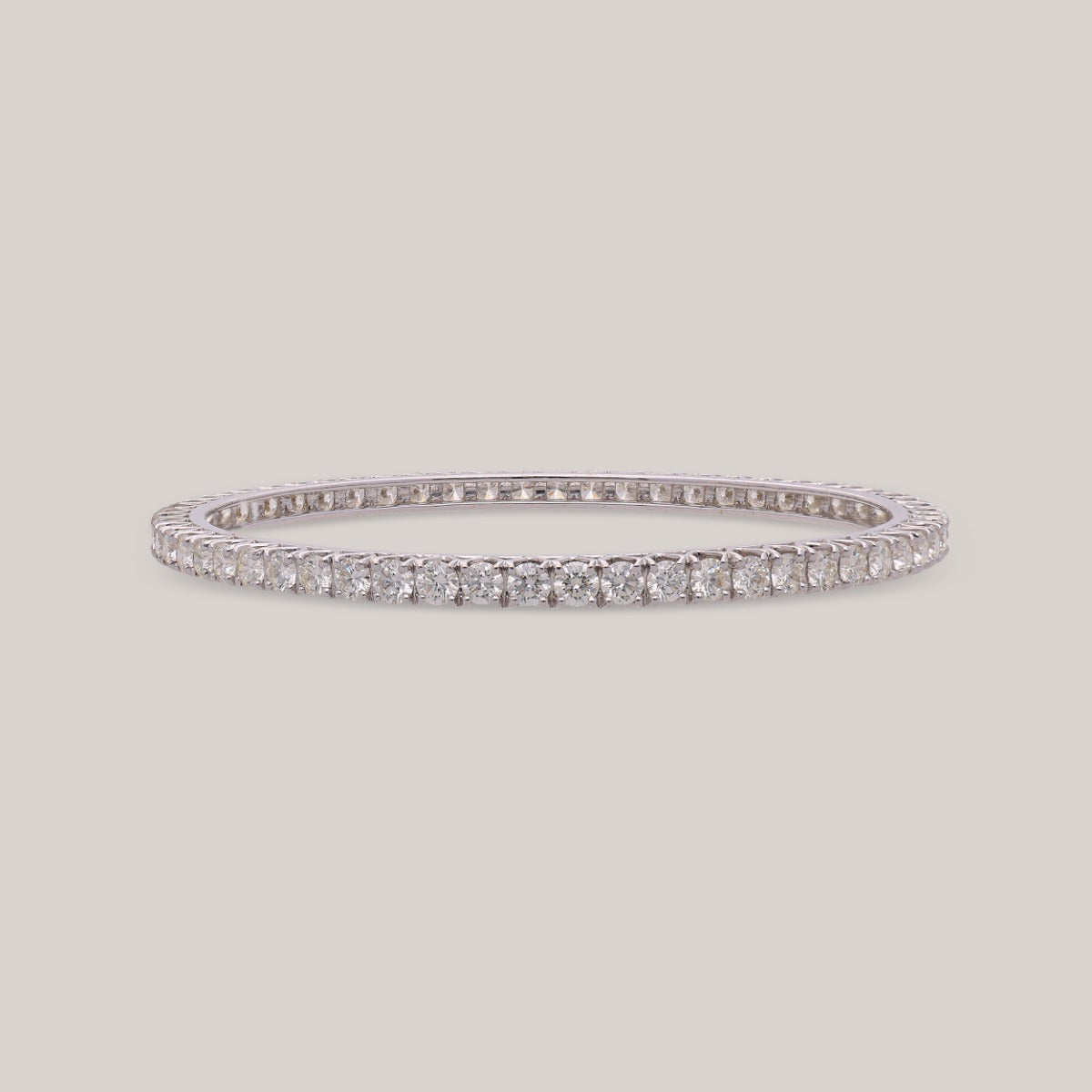 0.15 Pointer Eternity Diamond Bangle