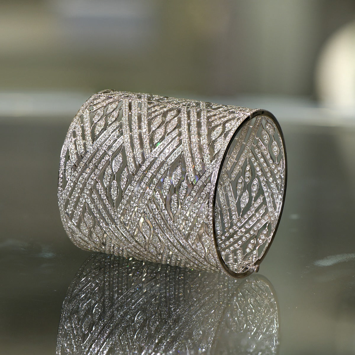 Chunky Diamond Leaf Bangle