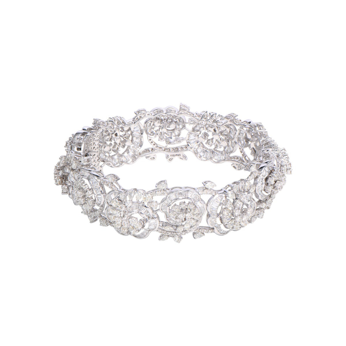 Janeva Swirl Diamond Bangle