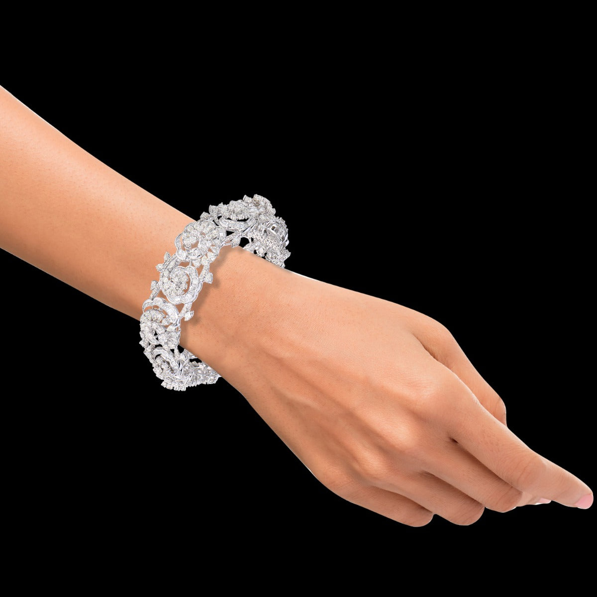 Janeva Swirl Diamond Bangle