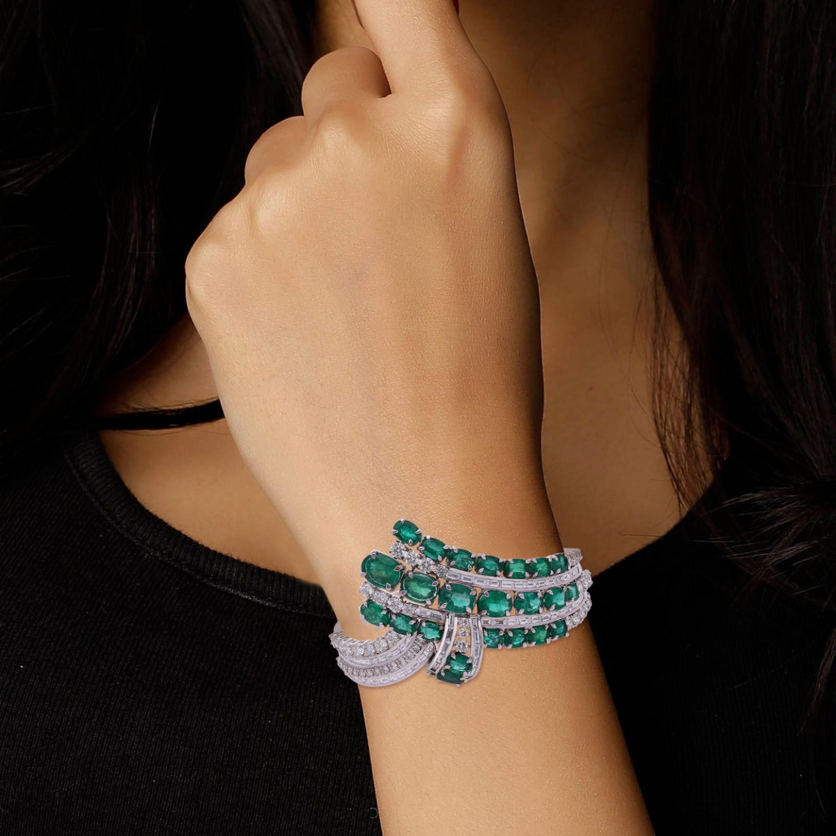 Panther Emerald Diamond Bangle