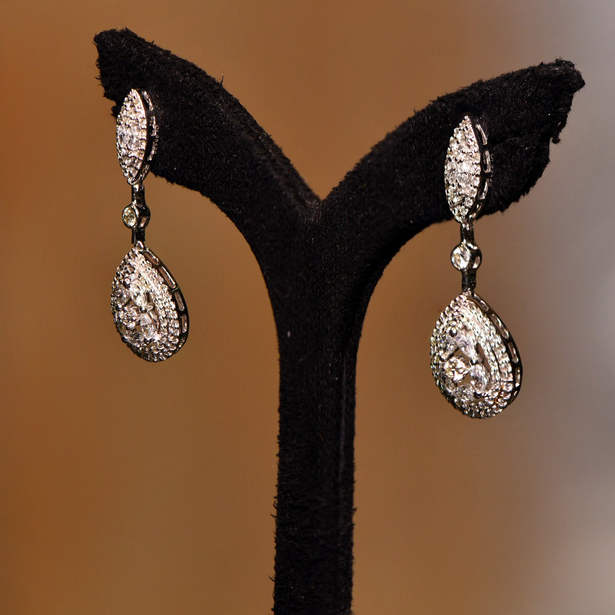 Pinnacle Raindrops Diamond Necklace Set